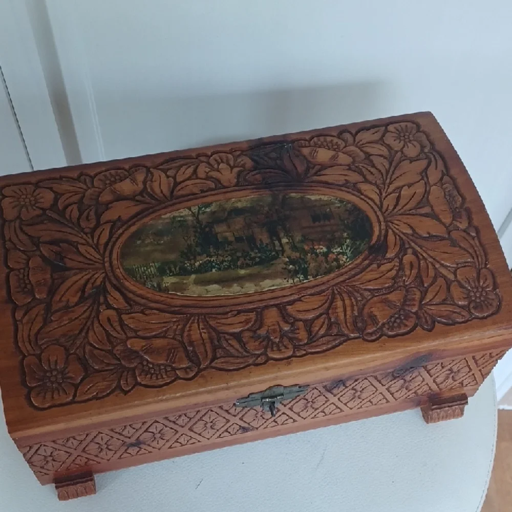 Vintage Brown Wooden Decorative Box Cedar Storagebox Hand Carved